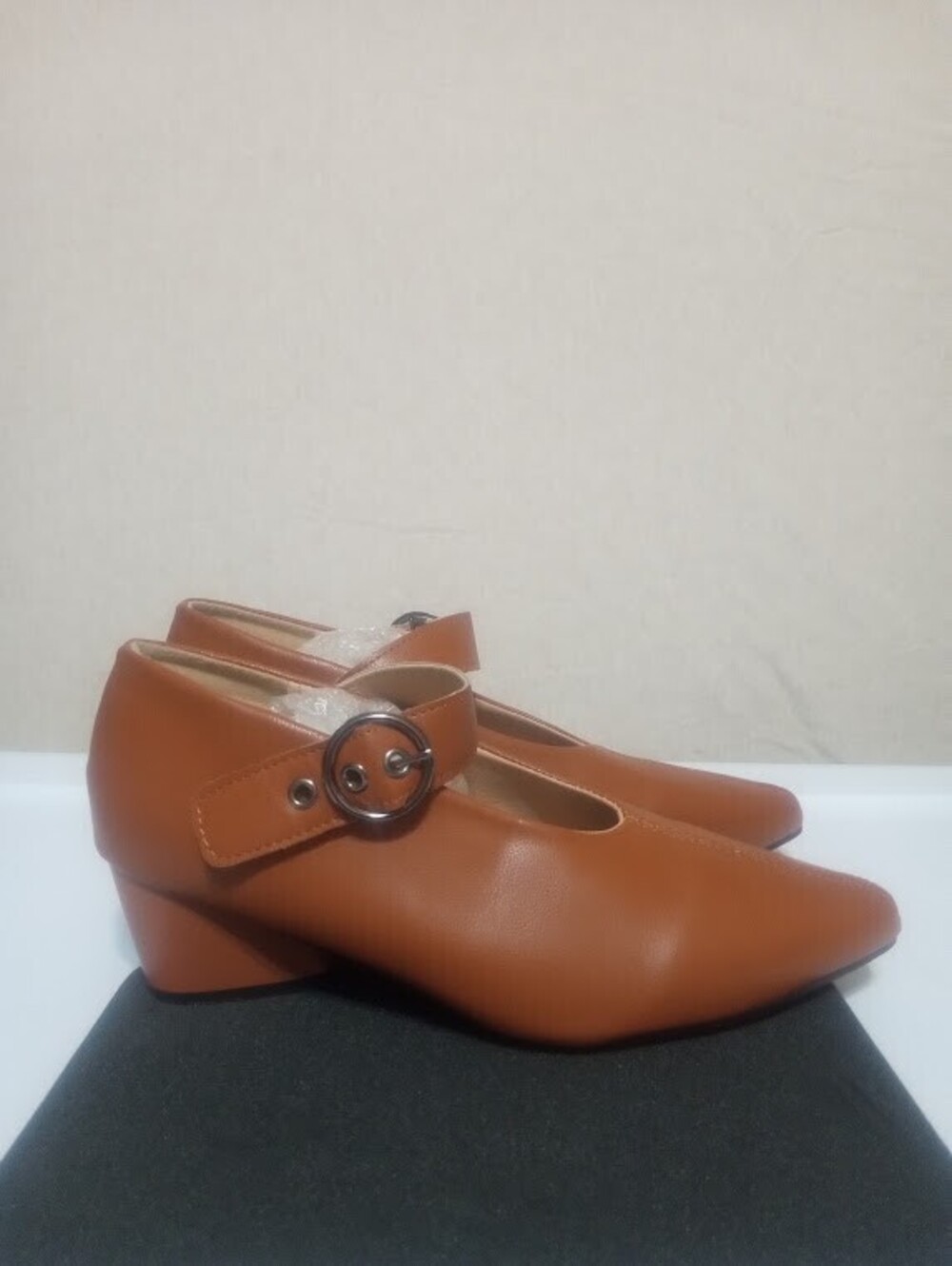 Brown Fashion Heart Shaped 2in Block Heels Size 41 Modern Retro NWOT